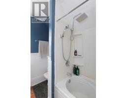 52 MYRTLE STREET - 25