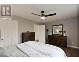 6 OAKDALE PLACE - 17