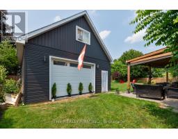 6 OAKDALE PLACE - 29