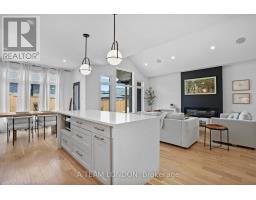 52 - 383 DAVENTRY WAY - 17