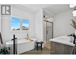 52 - 383 DAVENTRY WAY - 23