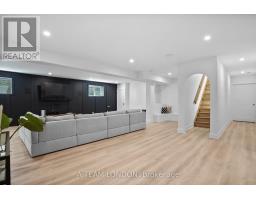52 - 383 DAVENTRY WAY - 34