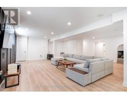 52 - 383 DAVENTRY WAY - 36