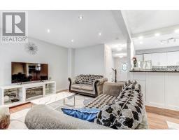 27 GERALD CRESCENT - 12