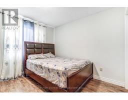 27 GERALD CRESCENT - 16