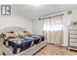 27 GERALD CRESCENT - 18