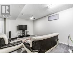 27 GERALD CRESCENT - 21