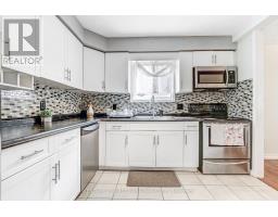 27 GERALD CRESCENT - 7