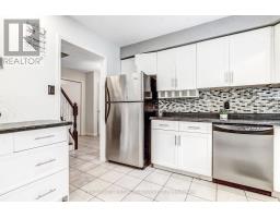 27 GERALD CRESCENT - 8