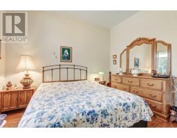 176 WELLINGTON STREET - 10