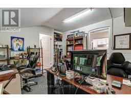 176 WELLINGTON STREET - 17