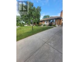 393 CHIPPENDALE CRESCENT - 2
