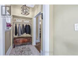 22 HYATT STREET - 6