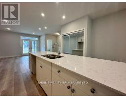 1 - 990 DEVERON CRESCENT - 4