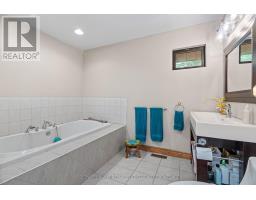 16 LANSDOWNE PARK CRESCENT - 15