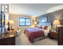 387 AUGUSTA CRESCENT - 36
