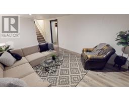 10 MILFORD CRESCENT - 38