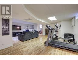 63 SPENCER CRESCENT - 44