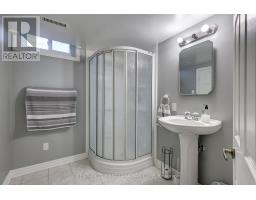 63 SPENCER CRESCENT - 45