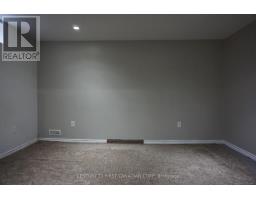 33 PHAIR CRESCENT - 17