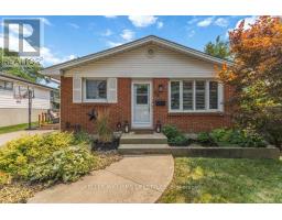 35 SURREY CRESCENT - 1