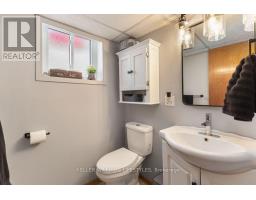 35 SURREY CRESCENT - 24