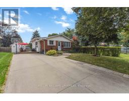 35 SURREY CRESCENT - 26