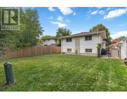 35 SURREY CRESCENT - 27