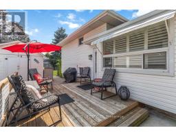 35 SURREY CRESCENT - 29