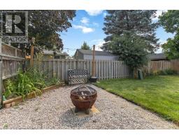 35 SURREY CRESCENT - 33