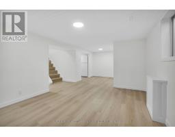 15 KENWOOD CRESCENT - 34