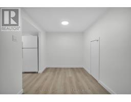 15 KENWOOD CRESCENT - 35
