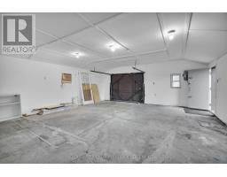15 KENWOOD CRESCENT - 47