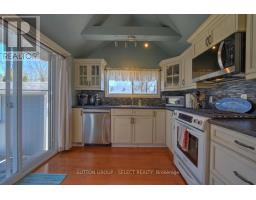 16 HURON AVENUE - 14