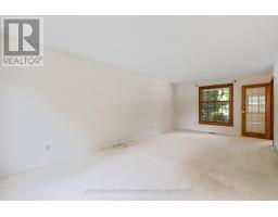 948 FARNHAM ROAD N - 12