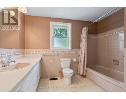 948 FARNHAM ROAD N - 36
