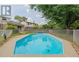 948 FARNHAM ROAD N - 44