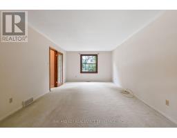948 FARNHAM ROAD N - 8