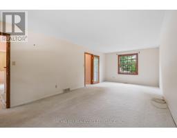 948 FARNHAM ROAD N - 9