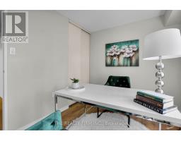 405 - 858 COMMISSIONERS ROAD E - 12