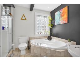 87 IROQUOIS AVENUE - 17