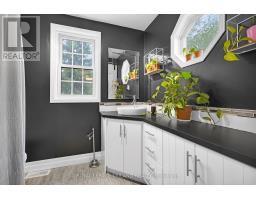 87 IROQUOIS AVENUE - 24