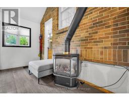 87 IROQUOIS AVENUE - 26