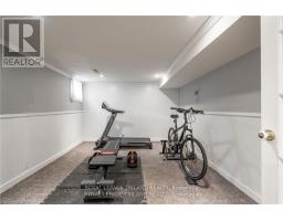 87 IROQUOIS AVENUE - 27