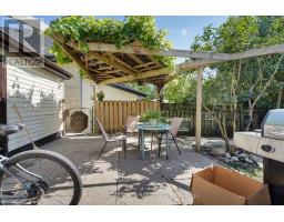 571 ELIZABETH STREET - 13