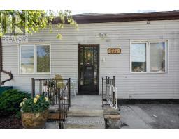571 ELIZABETH STREET - 2