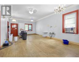 571 ELIZABETH STREET - 4