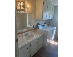 32 PINEVIEW AVENUE - 16