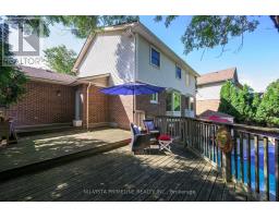 50 MERIDENE CRESCENT E - 12