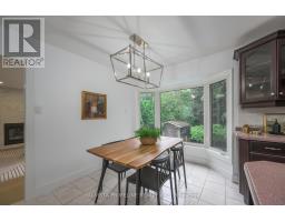 50 MERIDENE CRESCENT E - 30